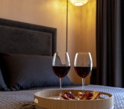 Двухкомнатное семейное Шале с террасой и видом на горы в Home-Olkhon