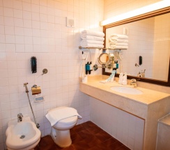 Двухместный номер Premium (2 отдельные кровати) в BM Beach Hotel