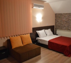Двухместный номер Deluxe с балконом двуспальная кровать в Bon Bon Hotel