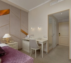 Улучшенный номер c 1 кроватью или 2 раздельными в Author Boutique Hotel