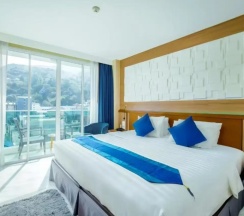 Семейный люкс с балконом в Sira Grande Hotel and Spa
