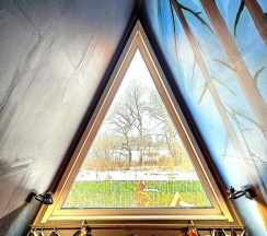 Коттедж А-Frame в Побег из квартиры