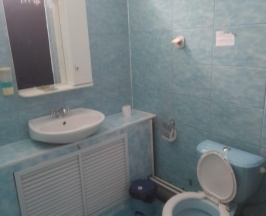 Номер делюкс с 1 односпальной и 1 двуспальной кроватью в Тура