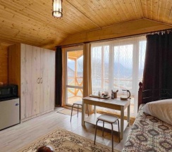 Четырёхместный коттедж в  Изумруд