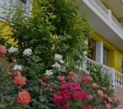 3-х местный Стандарт с видом на сад в Лакшми