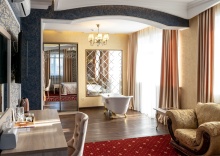 Luxe ESTET в Hotel Villa MARALIS