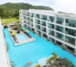 Двухместный номер Serene Wing Deluxe с видом на бассейн 2 отдельные кровати в Курортный отель The Old Phuket - Karon Beach Resort