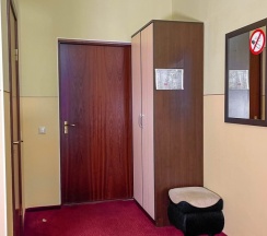 Стандартный трехместный номер с раздельными кроватями и балконом в Прибой