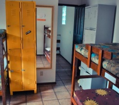 Кровать в общем номере (женский номер) в Cabo Frio Fun Hostel