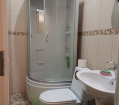 Двухместный стандарт с 1 кроватью и санузлом в номере в Алмаз