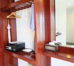 Семейная вилла с балконом в Howard Johnson by Wyndham Phuket Naiyang