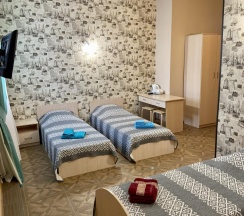 Номер комфорт с 4 односпальными кроватями в Залесный