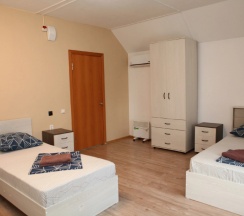 Четырёхместный номер Standard с видом на город в Момент силы