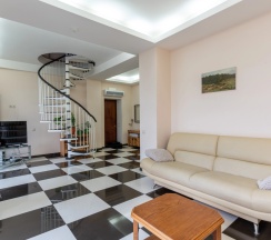 Четырёхместный коттедж Superior с балконом и с красивым видом из окна в Нептун-2