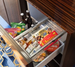 Апартаменты для 5 гостей в V Hotel&Rooftop lounge