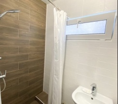 Трехместный номер на первом этаже 1 в Greenwall