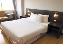 Одноместный номер Deluxe двуспальная кровать в Sinkiat Buri Hotel