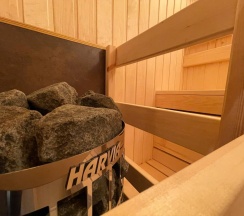 Комфортабельный Люкс с джакузи и сауной в Loft Boutique Hotel