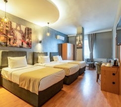 Трёхместный номер Economy в Отель Monezza Hotel