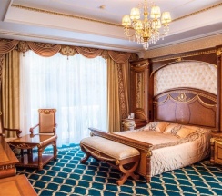 Президентский двухкомнатный люкс с балконом и видом на море в Grand Palace