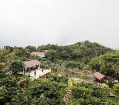 Трёхместный семейный номер Standard с балконом в Thanburi Resort