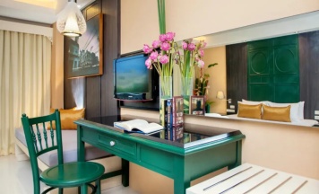 Двухместный номер Sino Wing Deluxe двуспальная кровать в Курортный отель The Old Phuket - Karon Beach Resort