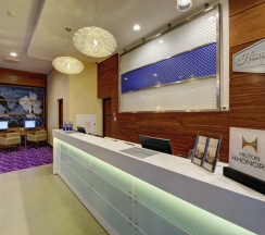 Номер стандарт с 1 двуспальной кроватью в Hampton by Hilton
