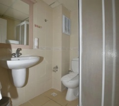 Одноместный номер Standard с балконом и с видом на город двуспальная кровать в Almena City Hotel