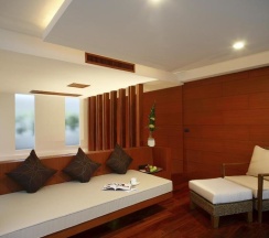 Pool вилла с лифтом в La Flora Resort Patong