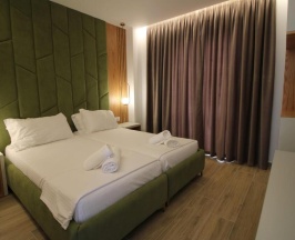 Четырёхместный номер Deluxe с балконом в Julia Hotel