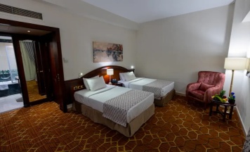 Двухместный полулюкс Plaza (двуспальная кровать) в Triumph Plaza Hotel