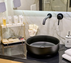 Улучшенный номер с кроватью размера «king-size» в Питер