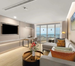 Двухместный полулюкс c 1 комнатой двуспальная кровать в Royal Cliff Beach Hotel Pattaya