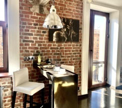 Двухместные апартаменты с 2 комнатами с балконом и с красивым видом из окна двуспальная кровать в Апартаменты InterLoft 6 Old Town Free Parking Wi-Fi 100/50 Smart TV