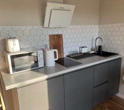 Домик зеленый в Домики в поле