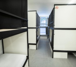 Кровать в общем номере в Hostel MYD La Latina