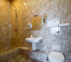 "Люкс улучшенный" в Атриа