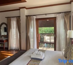 Двухместный номер Deluxe с балконом двуспальная кровать в Baan Huen Phen