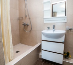 22 - Двухместный номер с балконом и прямым видом на море в Азов Инн