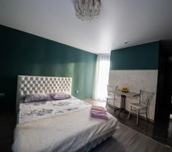 Апартаменты c 1 комнатой с красивым видом из окна в Прометей