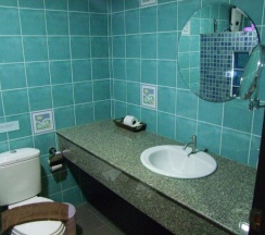 Двухместный номер Standard с балконом двуспальная кровать в Samui Green Hotel