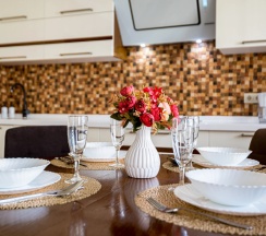 Номер Executive в Квартира 2-к в самом центре в новом доме на Ленина 7Б от RentAp, 5 сп.мест