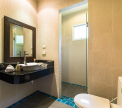 Двухместная вилла двуспальная кровать в Sun Paradise Villas Karon
