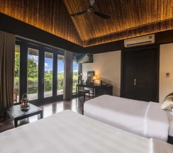Двухместное бунгало Deluxe с видом на море (двуспальная кровать) в Hon Tam Resort (formerly MerPerle Hon Tam Resort)