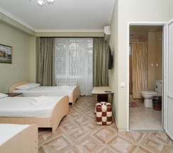 Четырёхместная комната с раздельными кроватями в Чайка