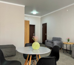 Двухместный номер Comfort Superior c 1 комнатой с балконом (двуспальная кровать) в Green land