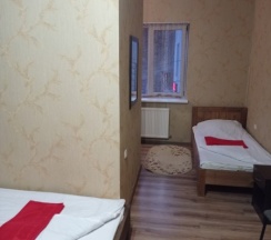 Трёхместный номер эконом-класса в Людмила