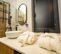 Двухместный коттедж Улучшенный двуспальная кровать в 45 причал