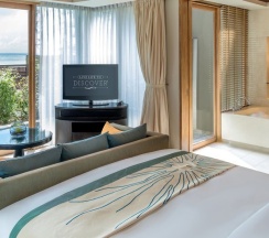 Двухместная вилла c 1 комнатой oceanfront двуспальная кровать в Renaissance Phuket Resort & Spa