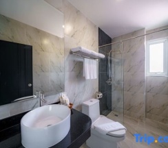 Двухместный полулюкс с видом на бассейн двуспальная кровать в Lhc Hotel And Resort